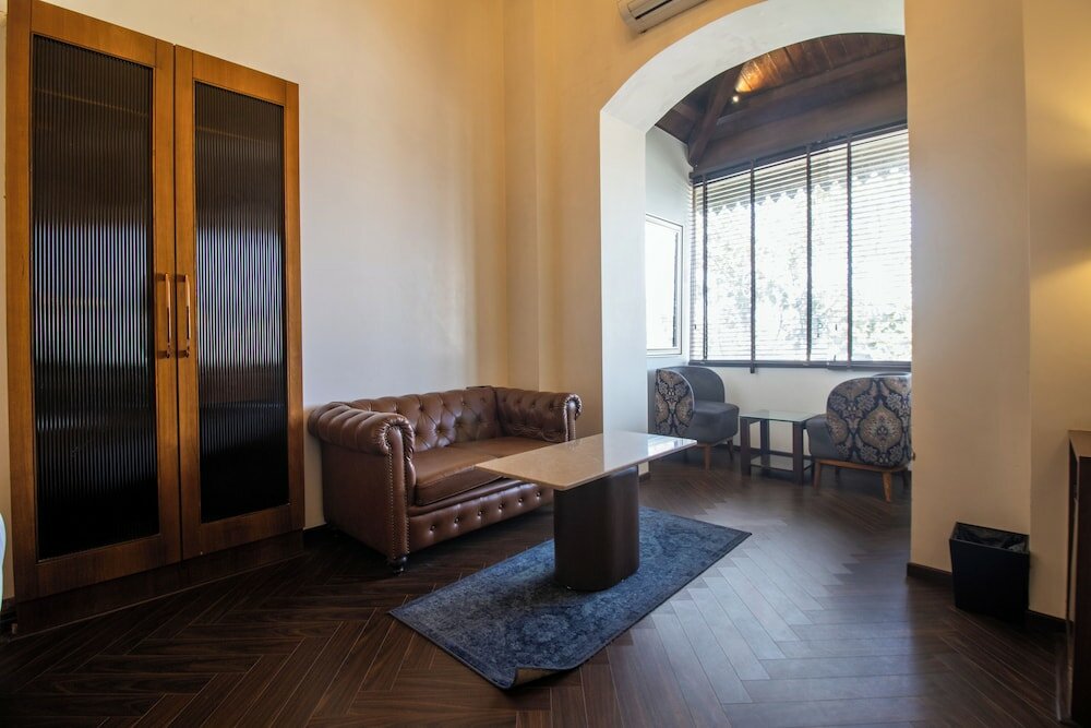 Фото Gulf Hotel Colaba