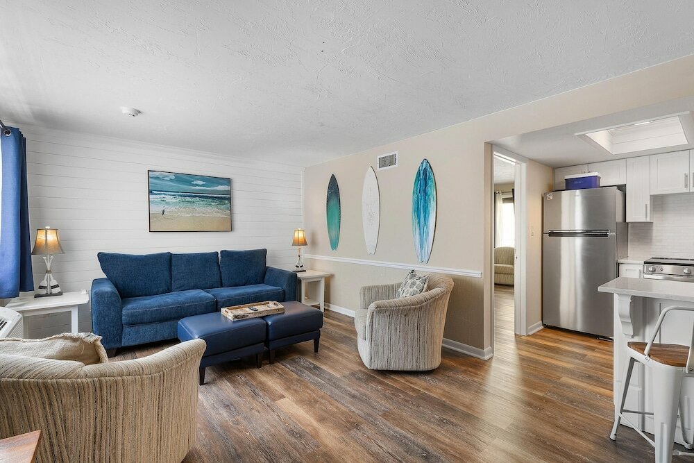 Фото Coastal Waters Inn