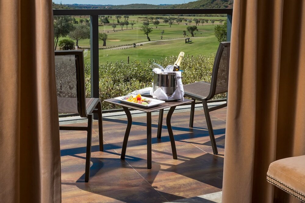 Фото Nau Morgado Golf & Country Club