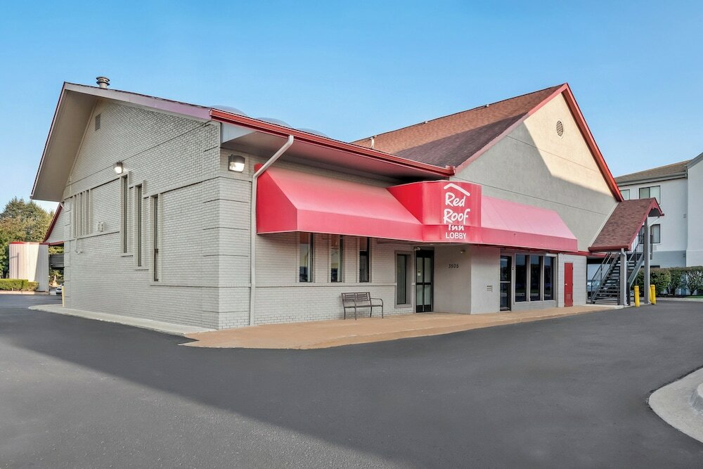 Фото Red Roof Inn Ann Arbor - University of Michigan South