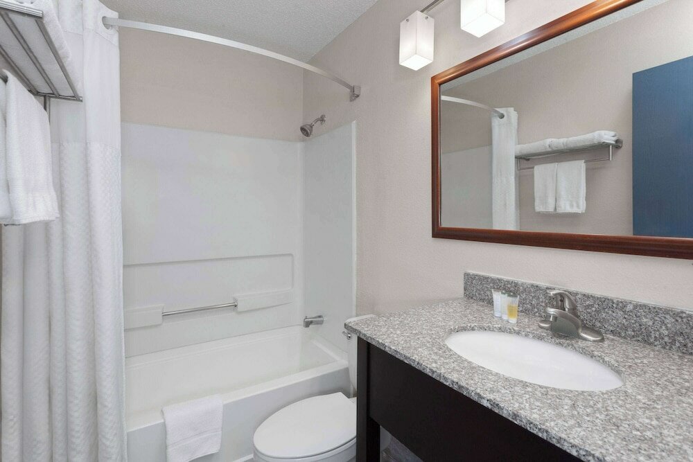Фото Super 8 by Wyndham Romeoville Bolingbrook