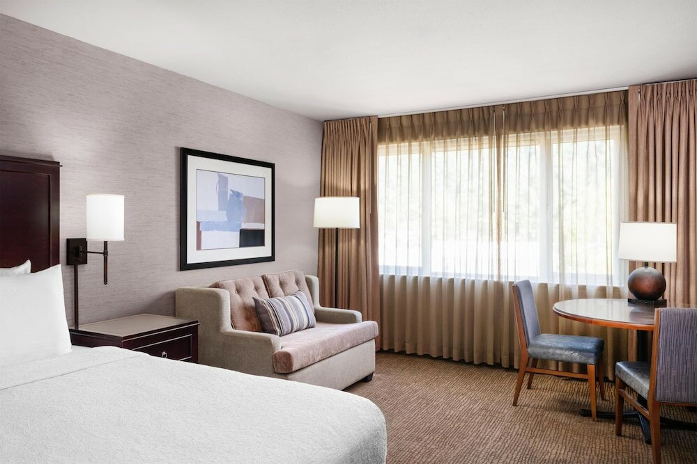 Фото Silver Cloud Hotel Bellevue Eastgate