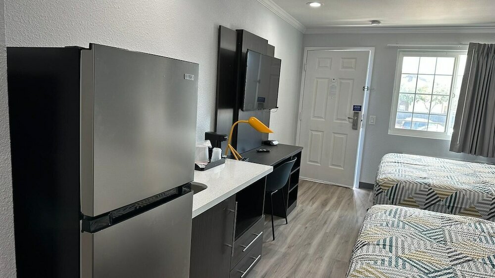 Фото Studio 6 Suites San Ysidro, Ca -San Diego South Bay