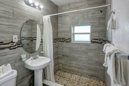 Гостиница Richard's Motel Extended Stay в Пемброк-Пайнс