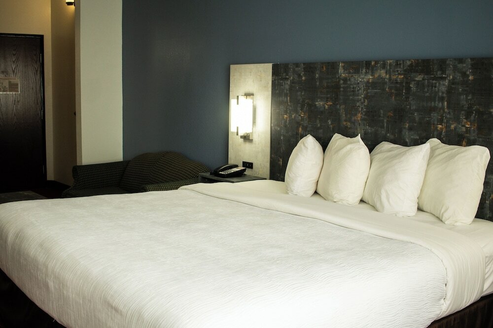 Фото FairBridge Inn & Suites Cleburne