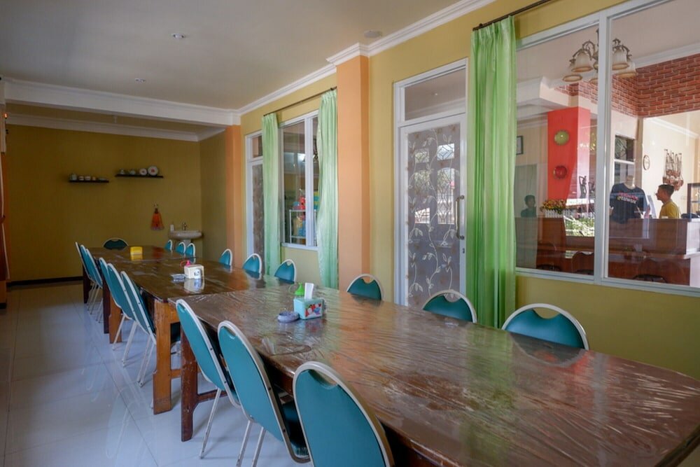 Фото RedDoorz Plus Syariah @ Hotel Boulevard Luwuk