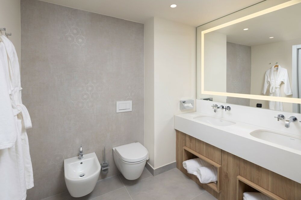 Фото Courtyard by Marriott Cluj-Napoca Downtown