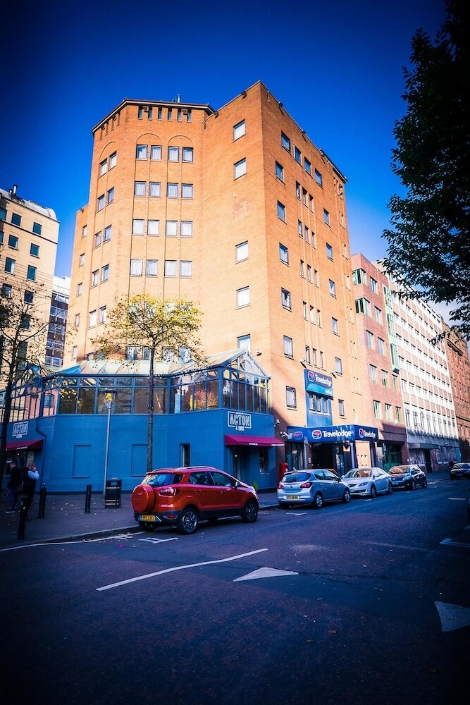 Фото Travelodge Belfast Central
