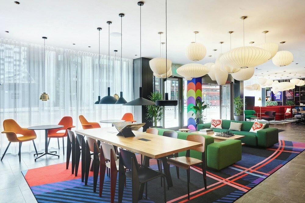 Фото CitizenM London Victoria Station