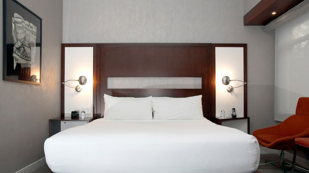 Фото J House Greenwich