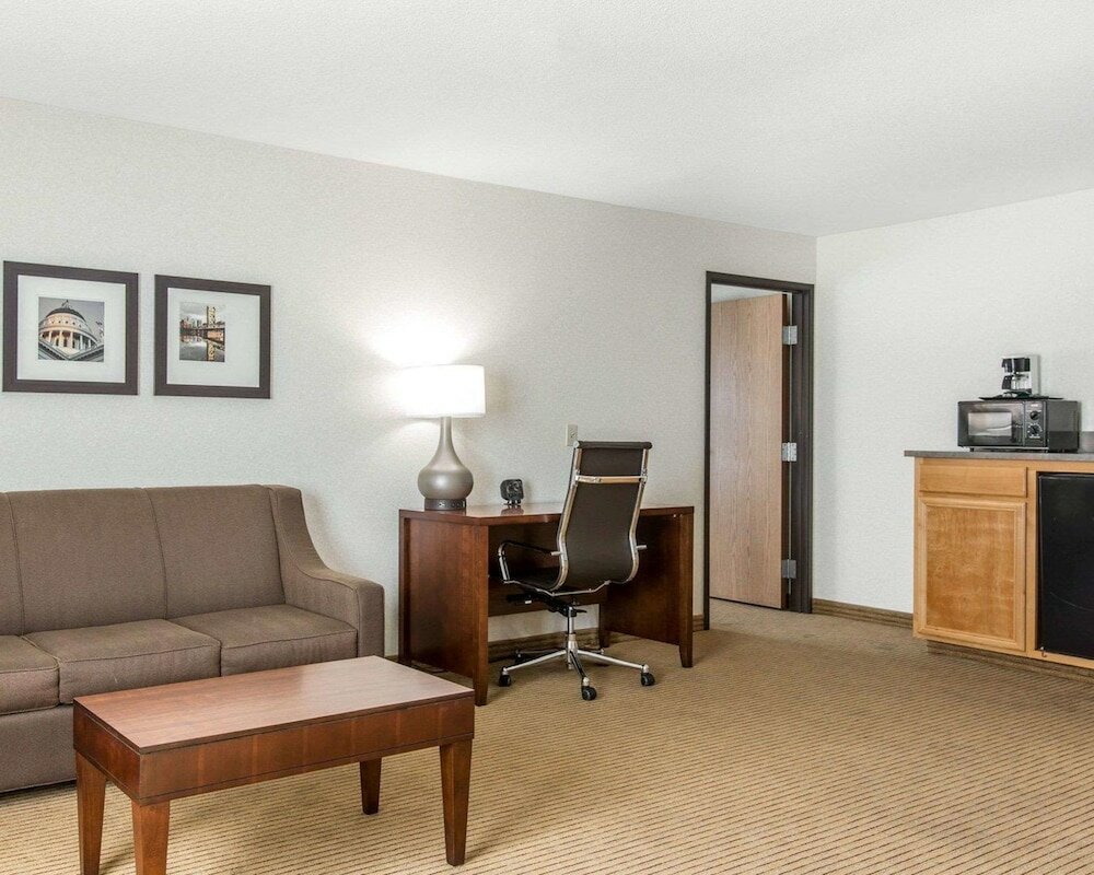 Фото Comfort Suites Downtown Sacramento