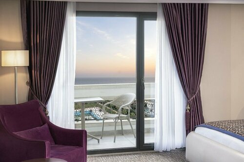 Гостиница Ramada Plaza Silivri by Wyndham в Силиври