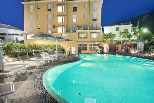 Гостиница Hotel Leone в Сорренто