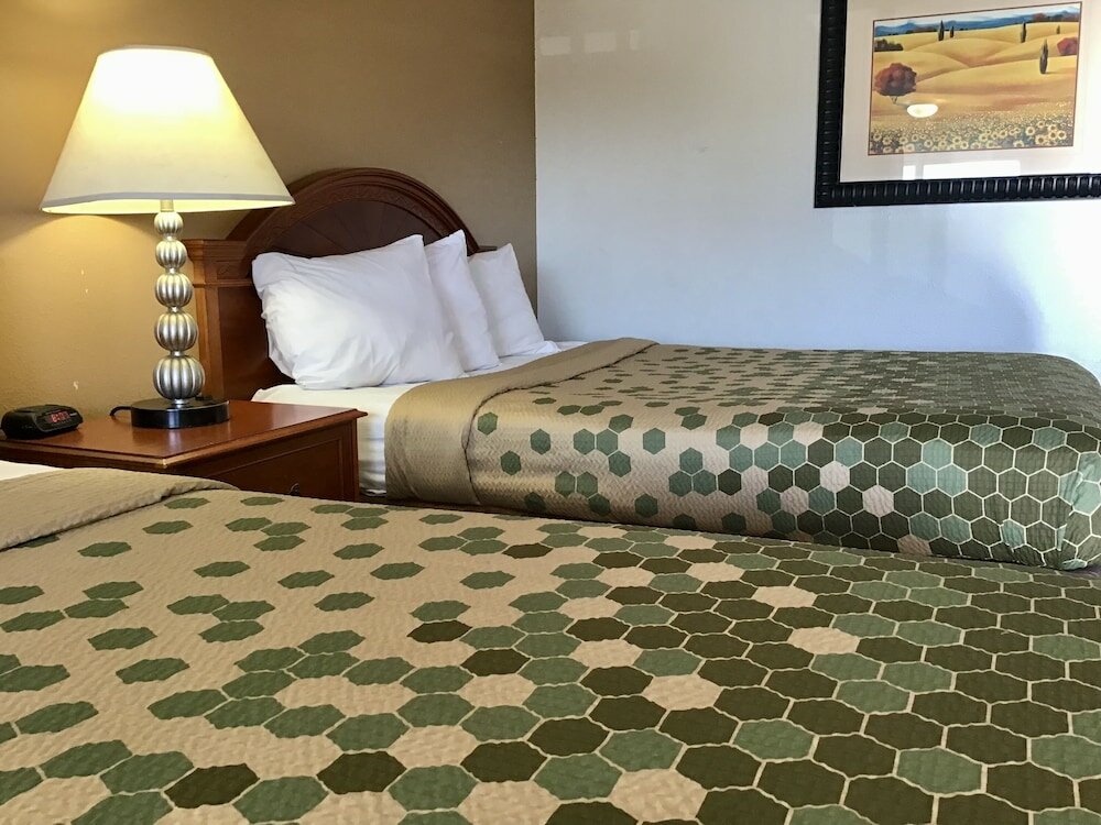 Фото Travelodge by Wyndham Sunnyside