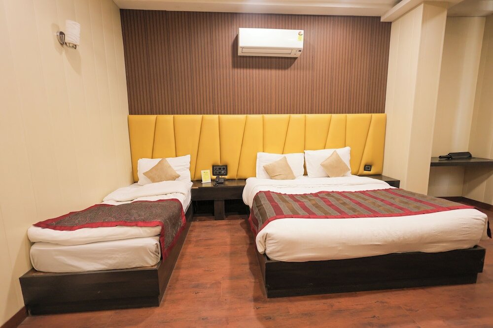 Фото Hotel Krishnam