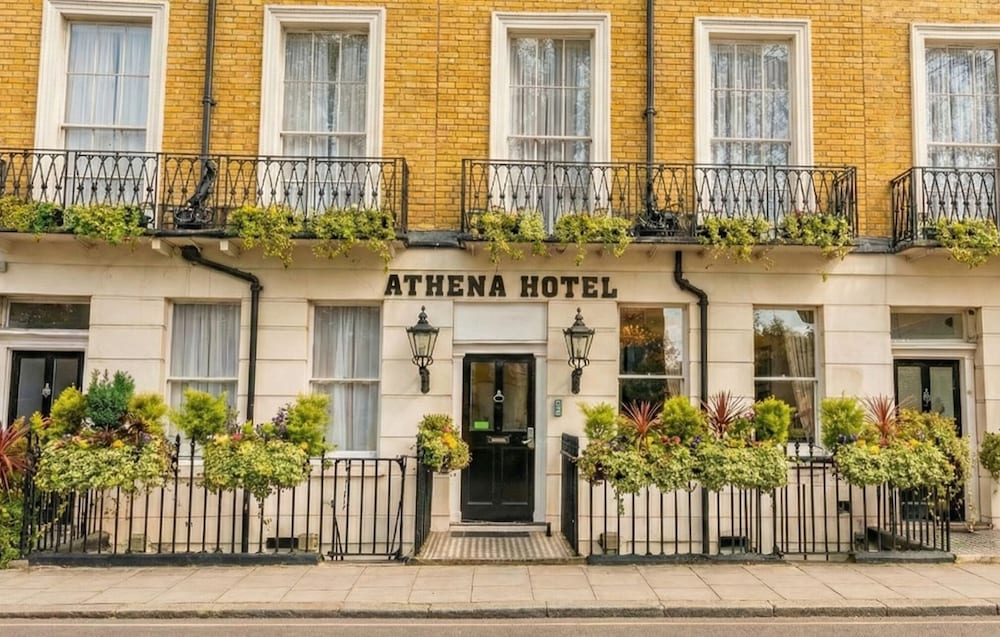 Фото Athena