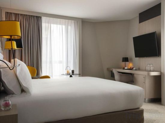 Фото Hilton Garden Inn Massy