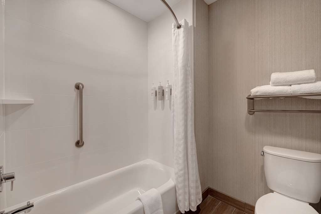 Фото Homewood Suites by Hilton Oak Creek Milwaukee