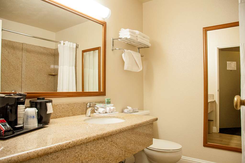 Фото Best Western Village Inn