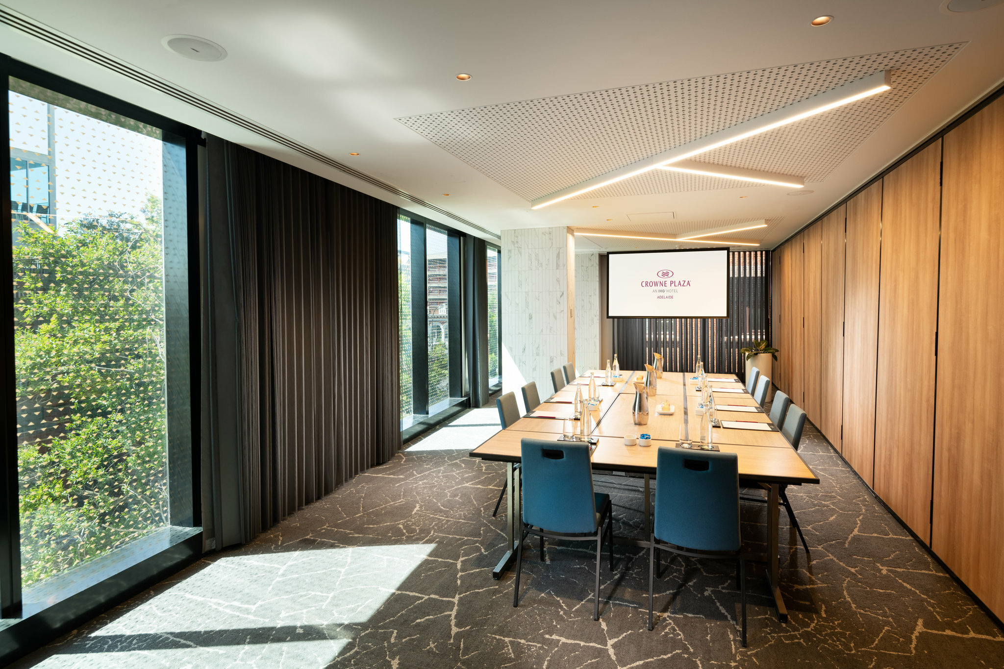 Фото Crowne Plaza by IHG Adelaide
