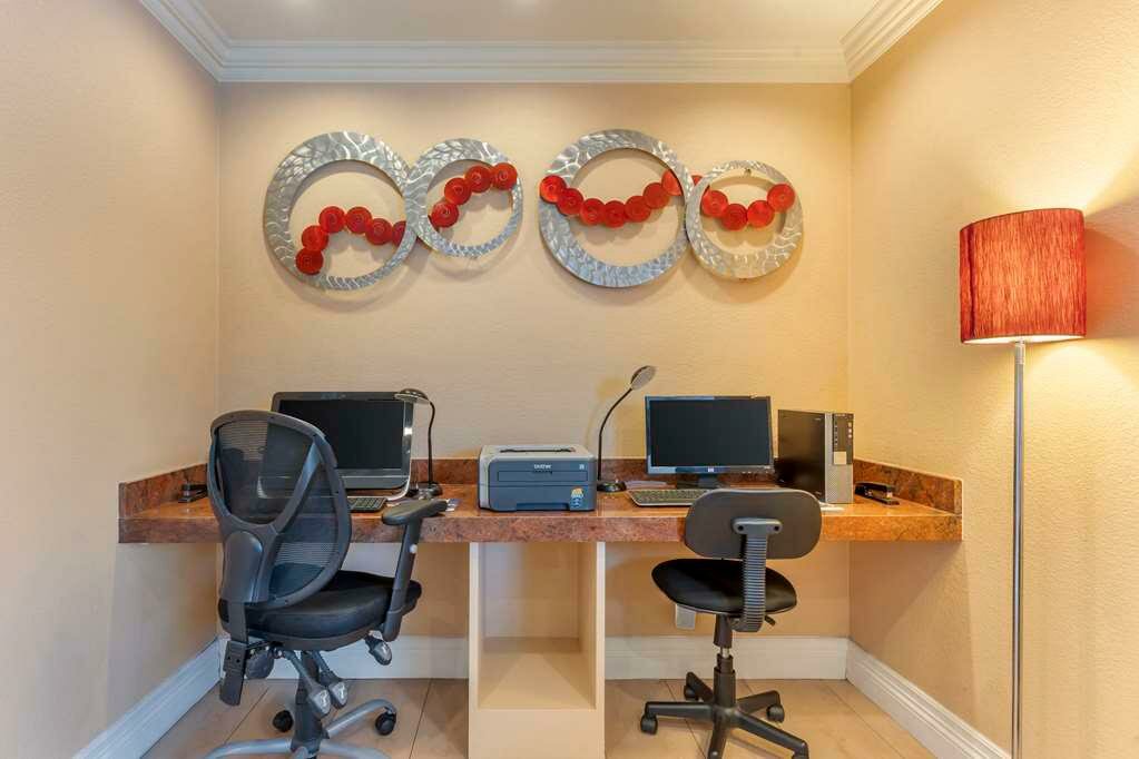 Фото Best Western Plus Airport Plaza