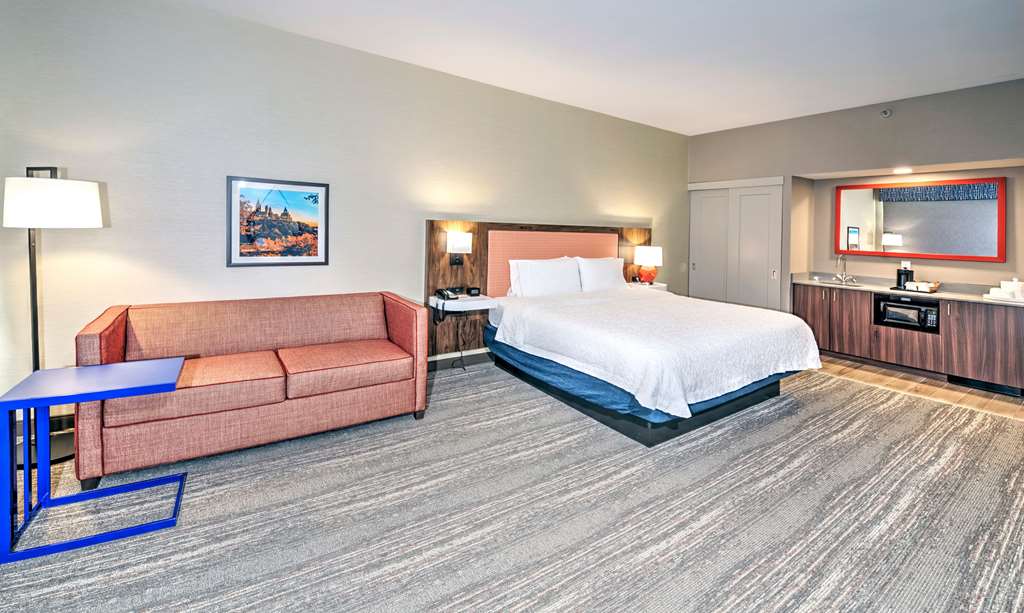 Фото Hampton Inn by Hilton Ottawa