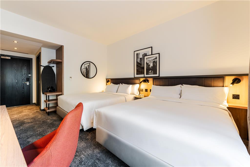 Фото Radisson Hotel Manchester City Centre, A Verified Net Zero Hotel