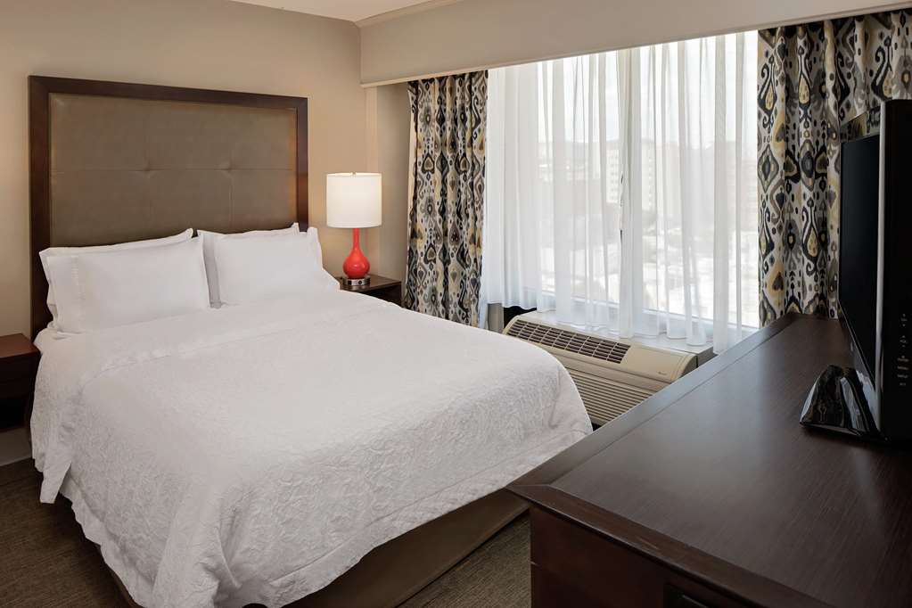 Фото Hampton Inn Louisville Downtown