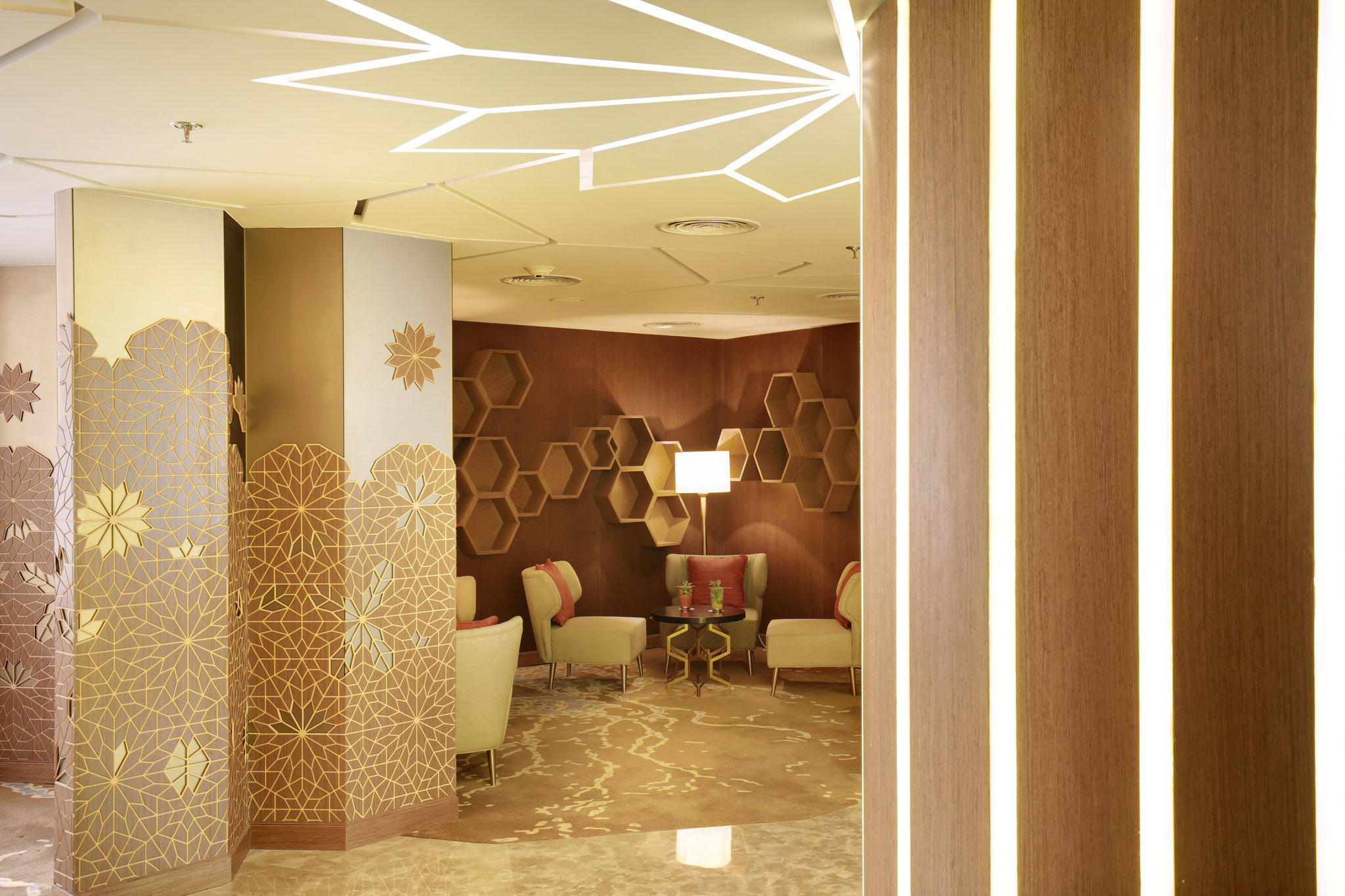 Фото Crowne Plaza Dhaka Gulshan by IHG Hotel