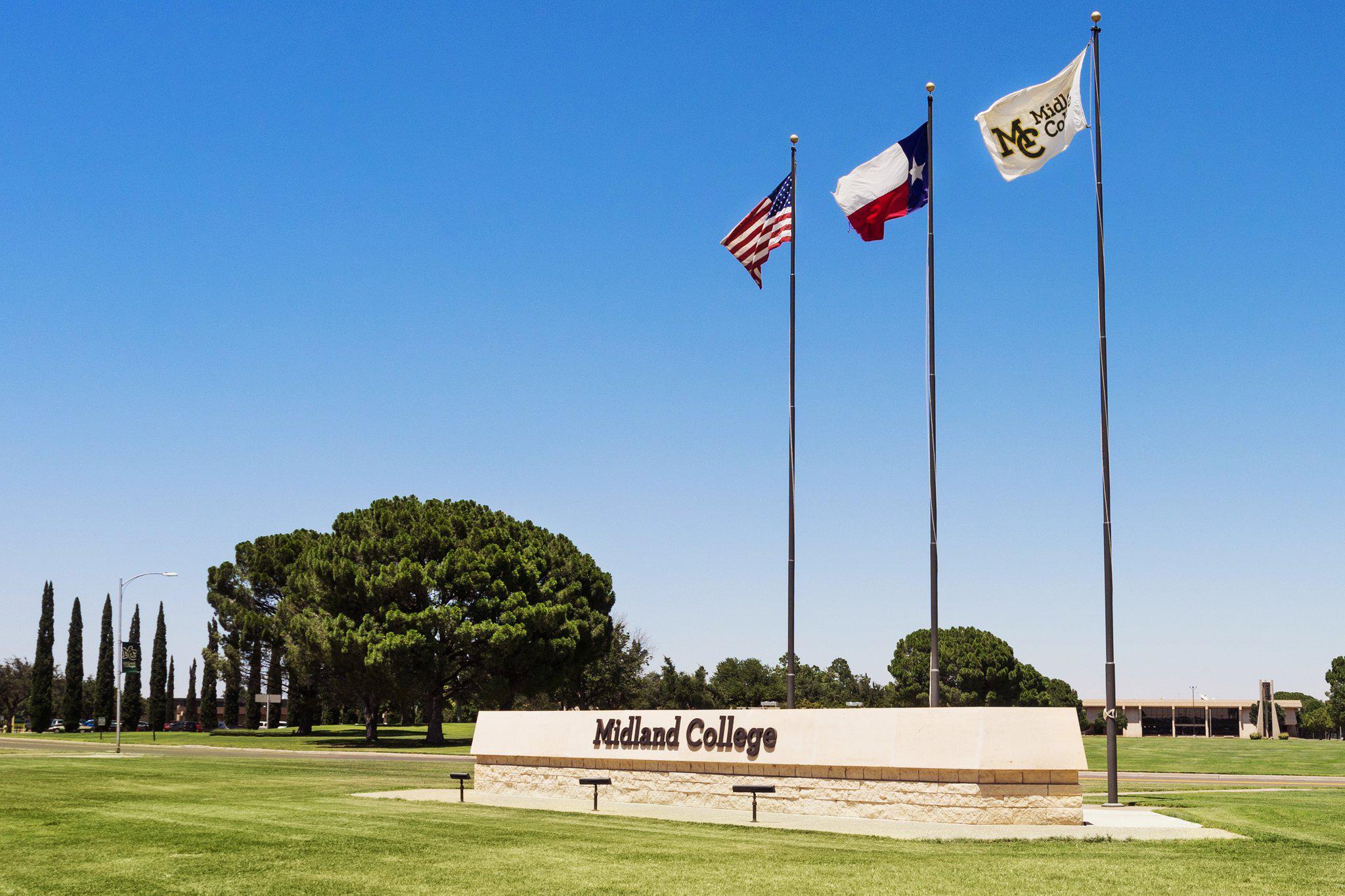 Фото Holiday Inn Express & Suites Midland Loop 250, an Ihg Hotel