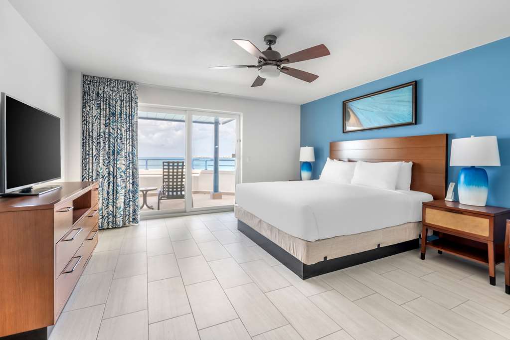 Фото Hilton Vacation Club Flamingo Beach St. Maarten