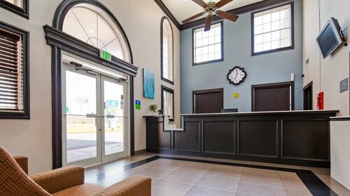 Гостиница SureStay Hotel by Best Western Brownsville в Браунсвилле