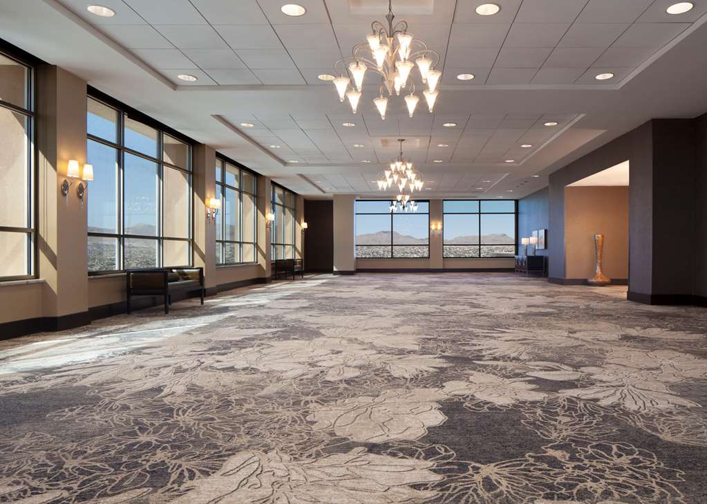 Фото DoubleTree by Hilton El Paso Downtown