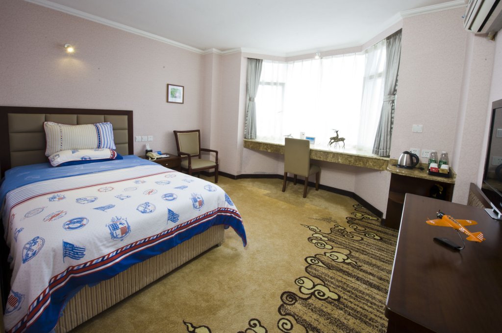 Фото Chengdu Chengfei Hotel