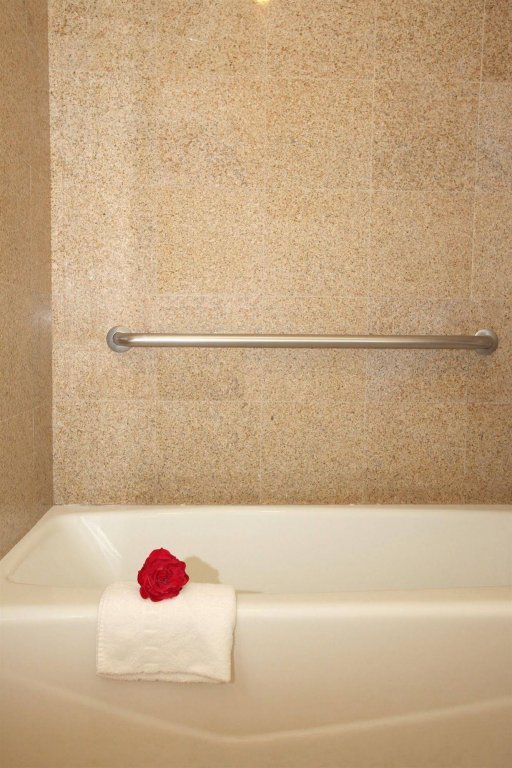 Фото Candle Bay Inn