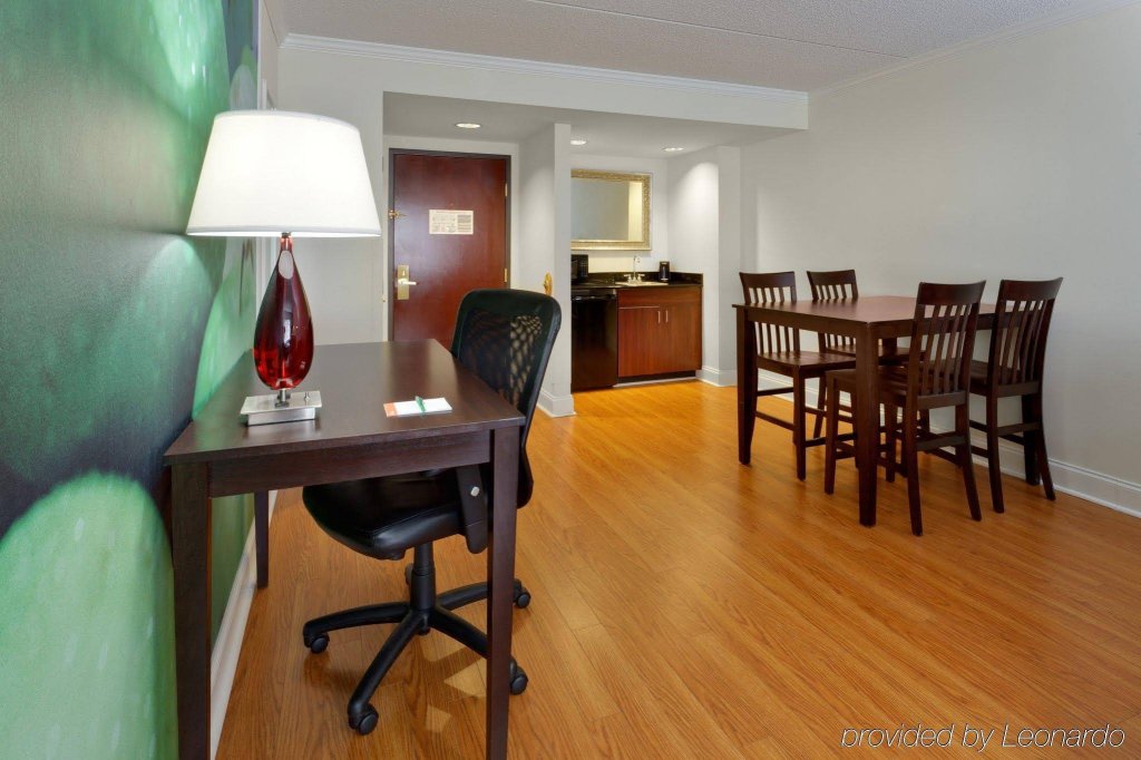 Фото Hotel Trilogy Albany Airport, Tapestry Collection by Hilton