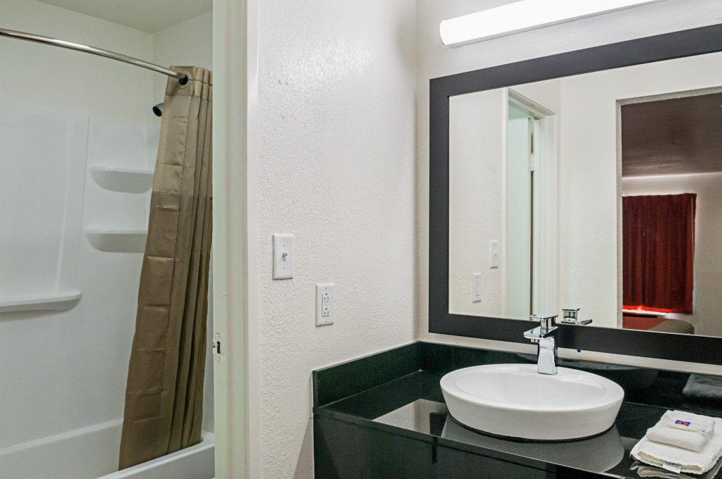 Фото Oyo Hotel Baton Rouge East I-12