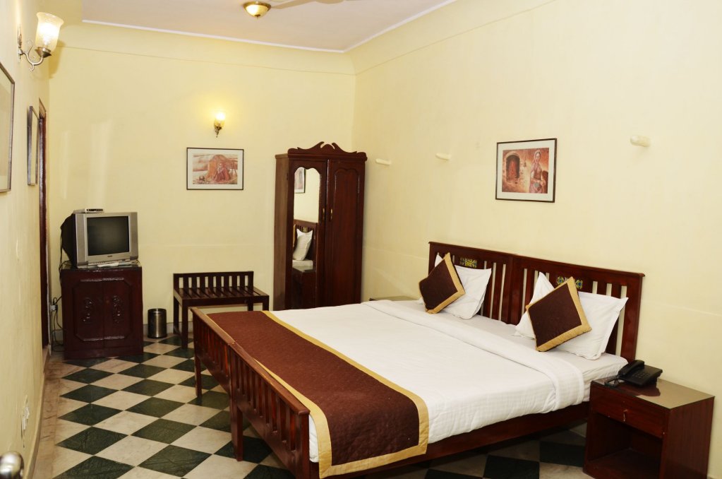 Фото Karnot Mahal