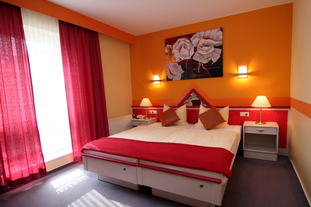 Фото Hotel Märkischer Hof