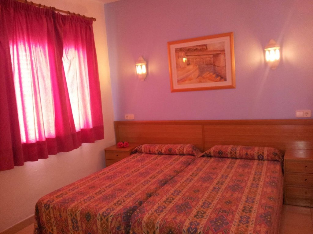 Фото Hostal Ferrer