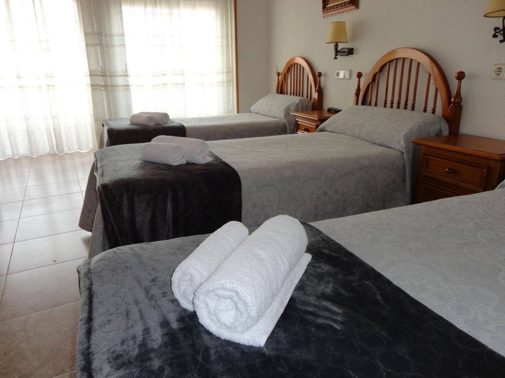 Фото Hostal Gran Vía