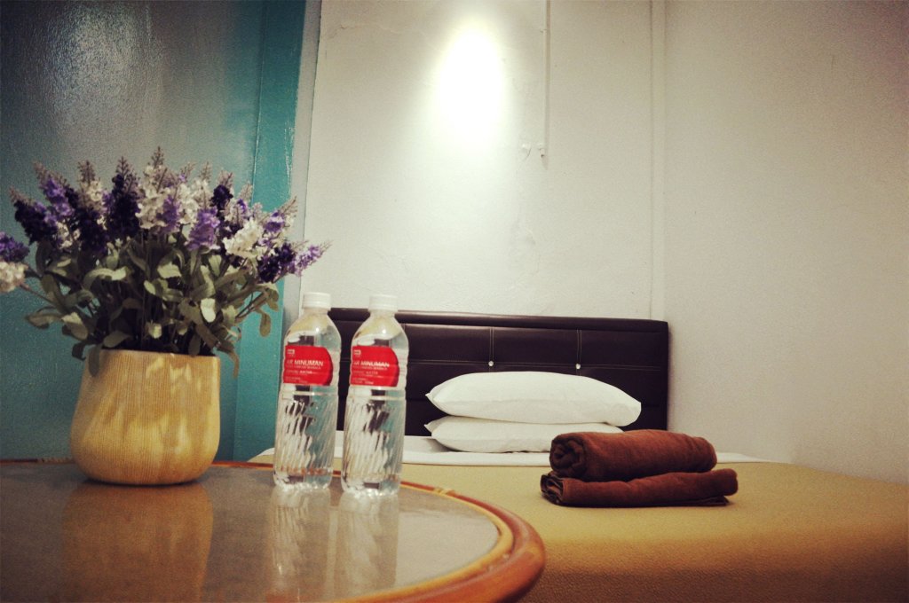 Фото Monkey Motel & Café