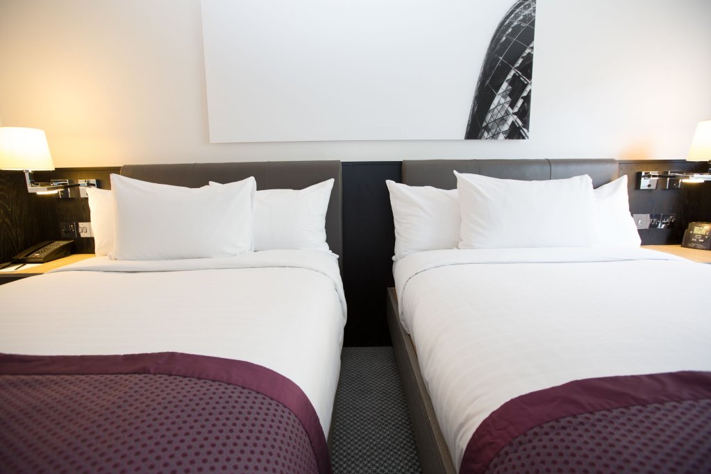 Фото Hilton London Angel Islington