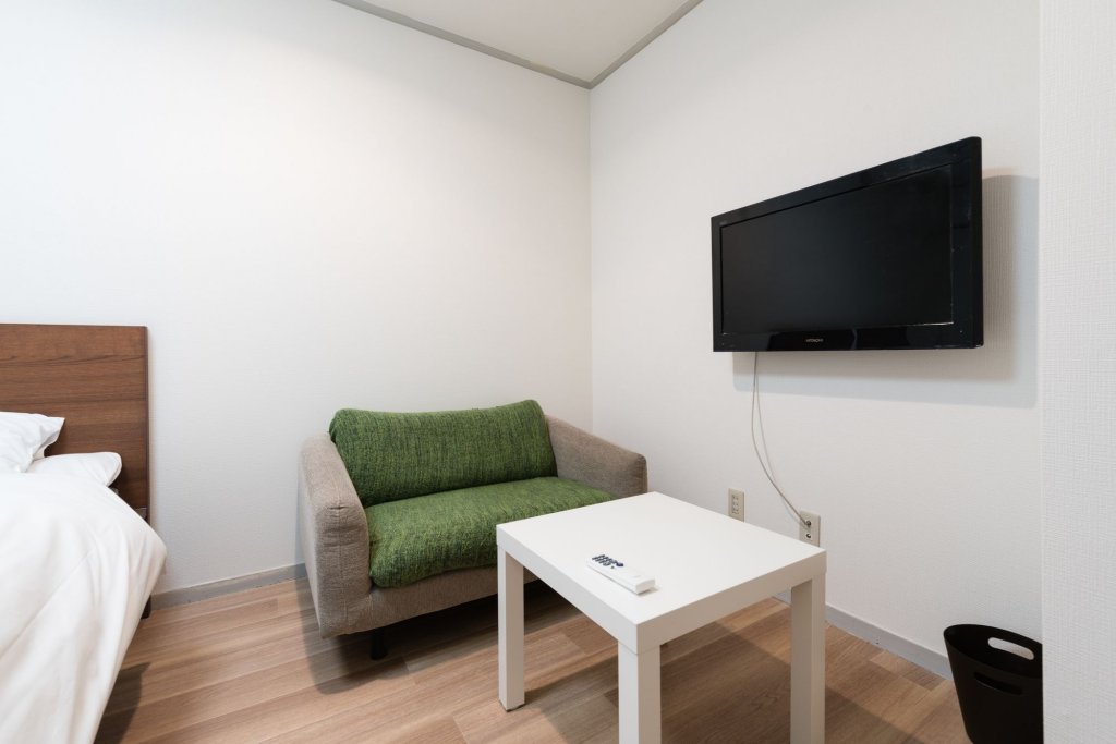 Фото Tokyo Guesthouse Oji Music Lounge