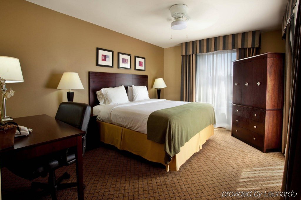 Фото Holiday Inn Express Hotel & Suites Lafayette, an Ihg Hotel