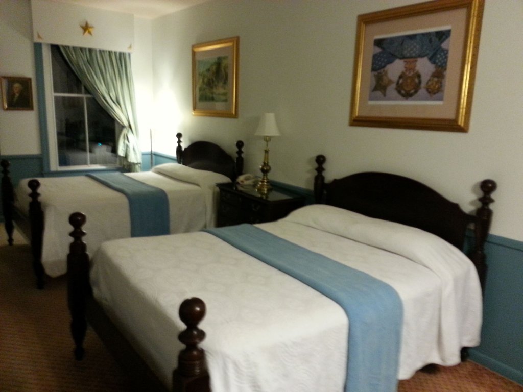 Фото The Charles Inn at Vacationland Inns