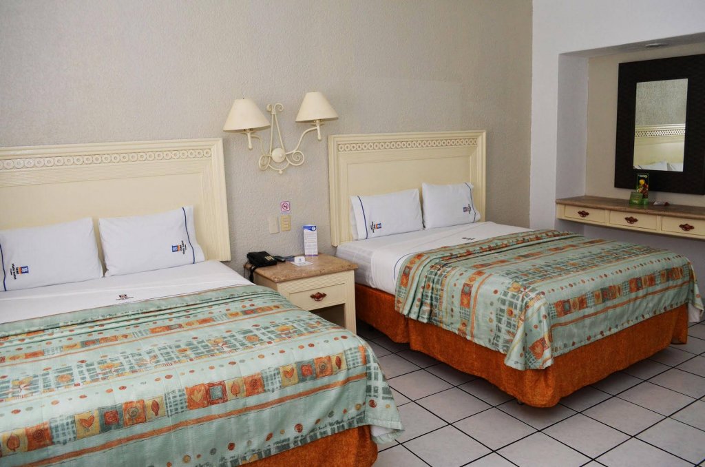 Фото Hotel Maria Isabel