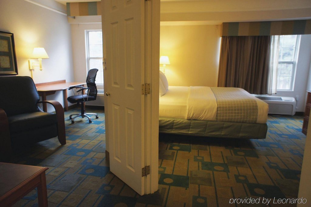 Фото La Quinta Inn & Suites by Wyndham Flagstaff