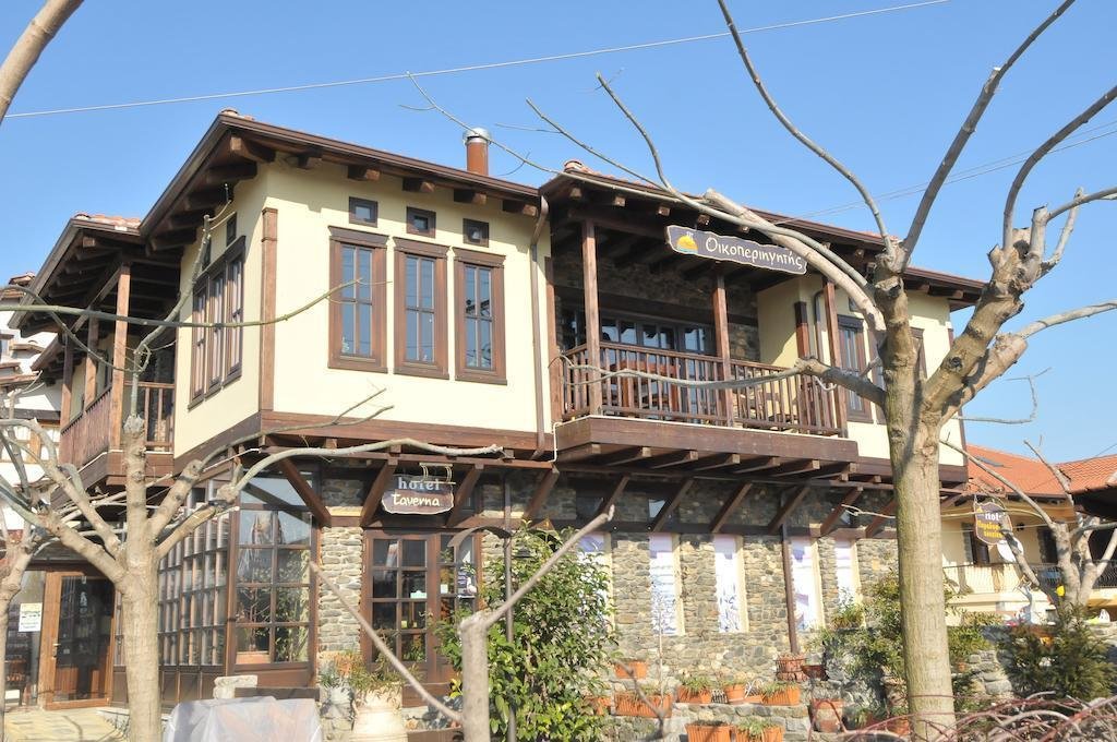 Фото Oikoperiigitis Hotel