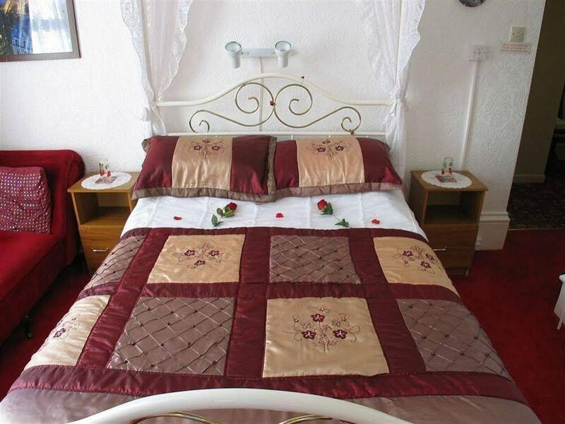 Гостиница Hornby Villa 4 B&b в Блэкпуле